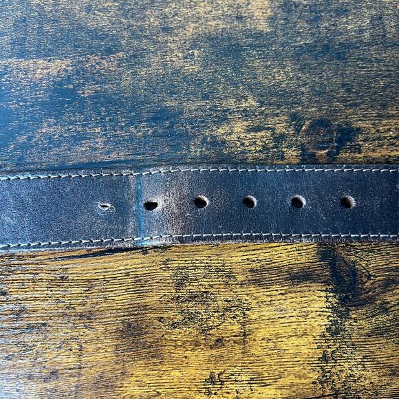 Carhartt Men's Brown Leather Belt Gold Buckle Hardward Utility Workwear Outdoors - Picture 3 of 4